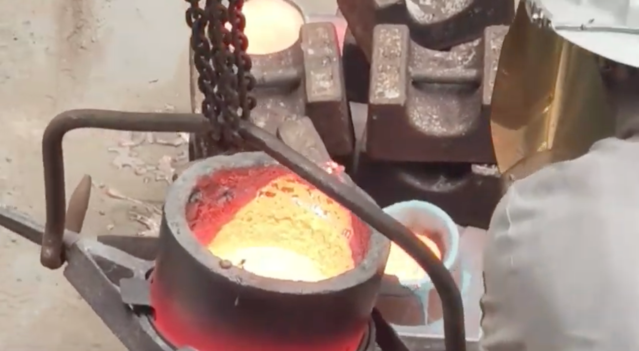 Load video: pouring the spill